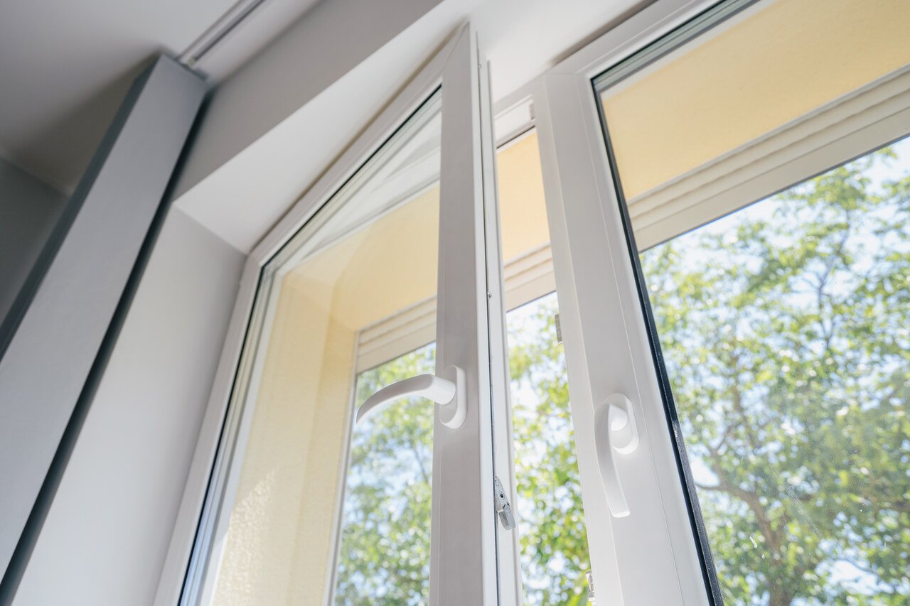 Kunststoff-Alu-Fenster: Vor- und Nachteile im Überblick