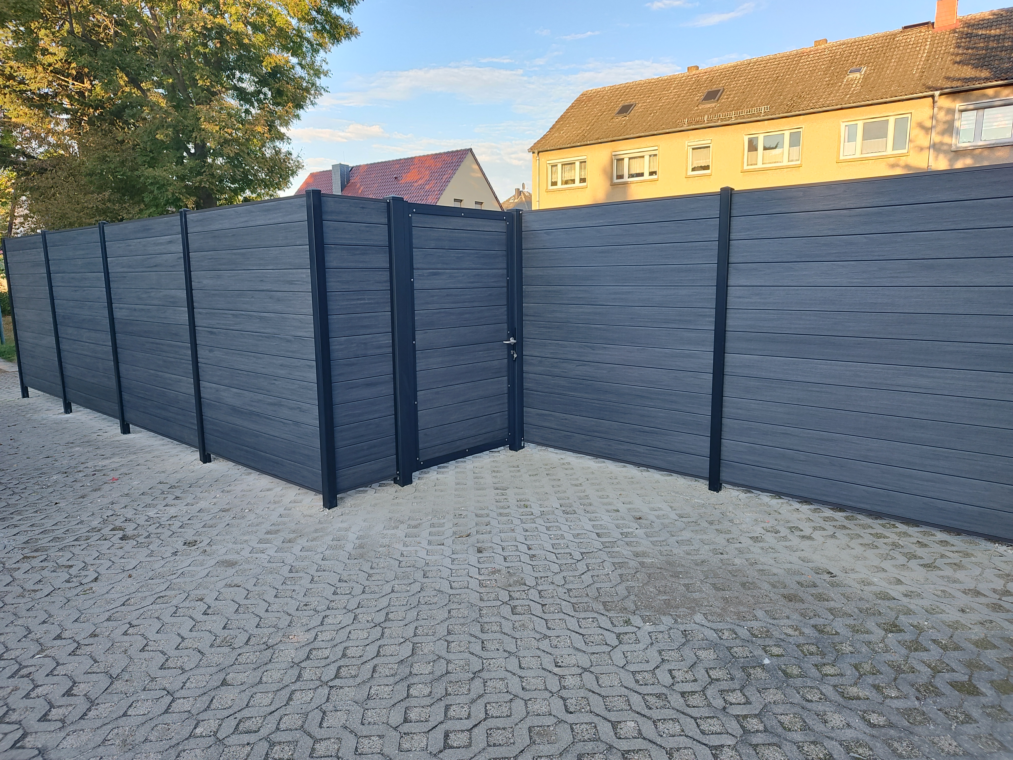 WPC Zaun Sichtschutz Verkauf und fachgerechte Montage