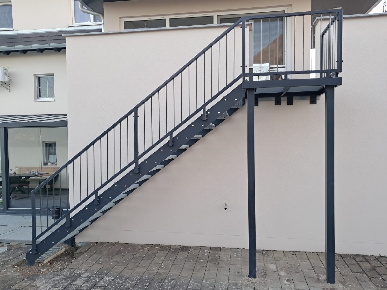 Stahltreppe Metaltreppe Außentreppe