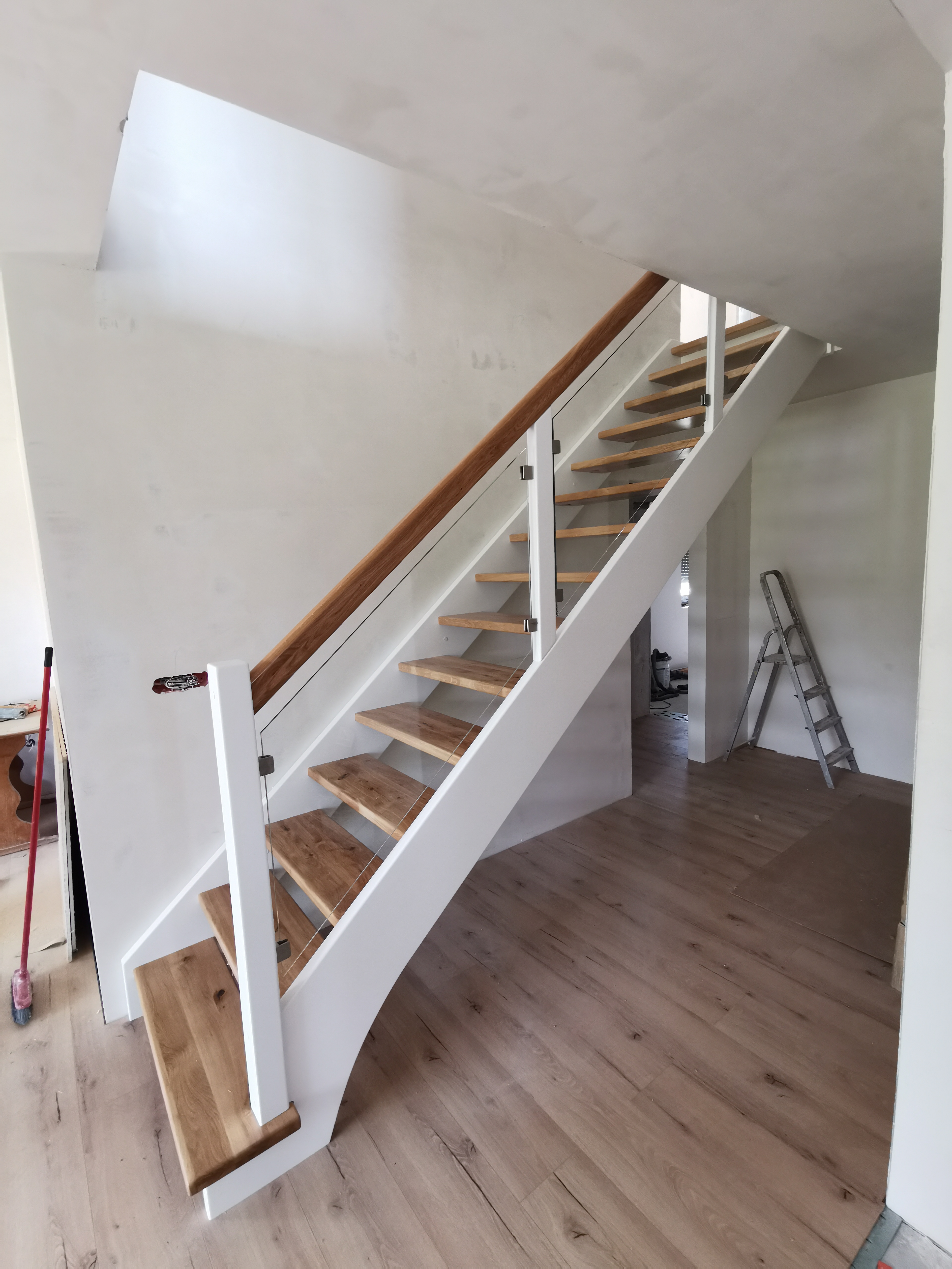 Holztreppen nach Maß – hochwertig gefertigt, inkl. Mon