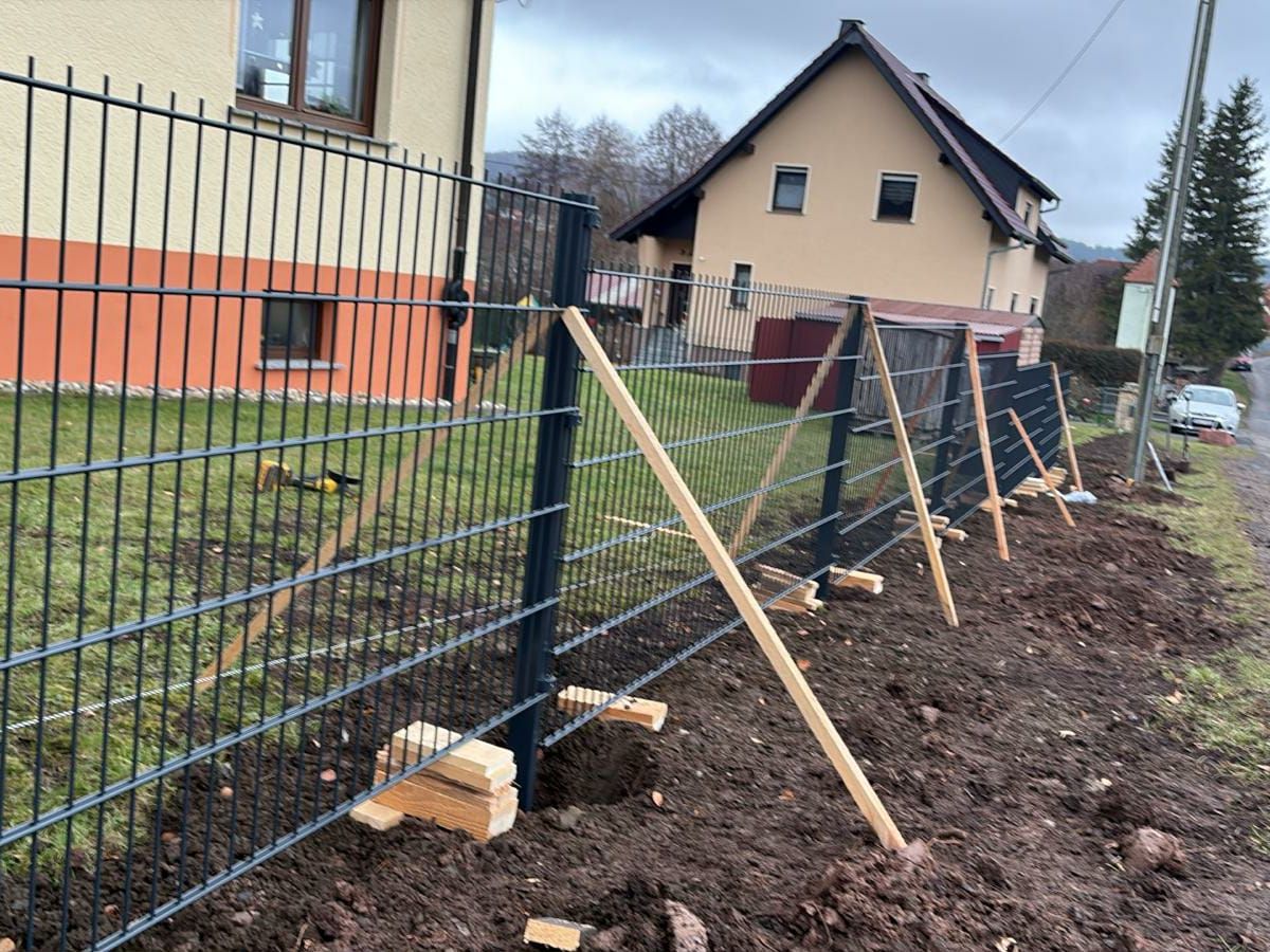 Doppelstabmattenzäune , Doppelstabmattentore – Foto vom Anbieter KAMIL WRZESZCZ