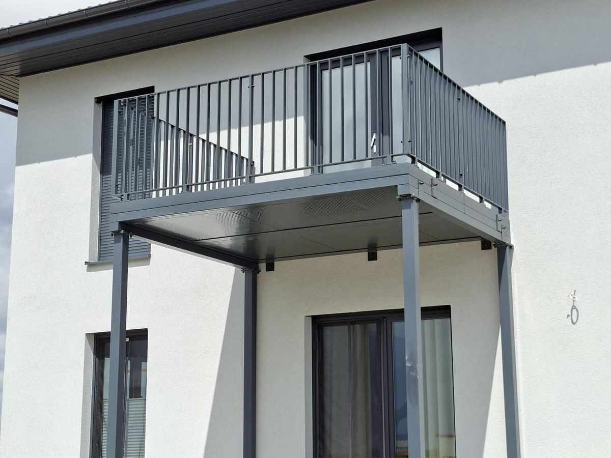 Anbaubalkon Vorstellbalkon aus Metall – Foto vom Anbieter JUPITER Justyna Melka